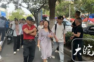 张曼源：KD是真不想打了 他想离开太阳 离开球馆不理球迷挺招黑的